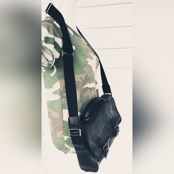 L.A.M.B. Gwen Stefani Vintage Messenger Bag!! - Picture 10 of 15